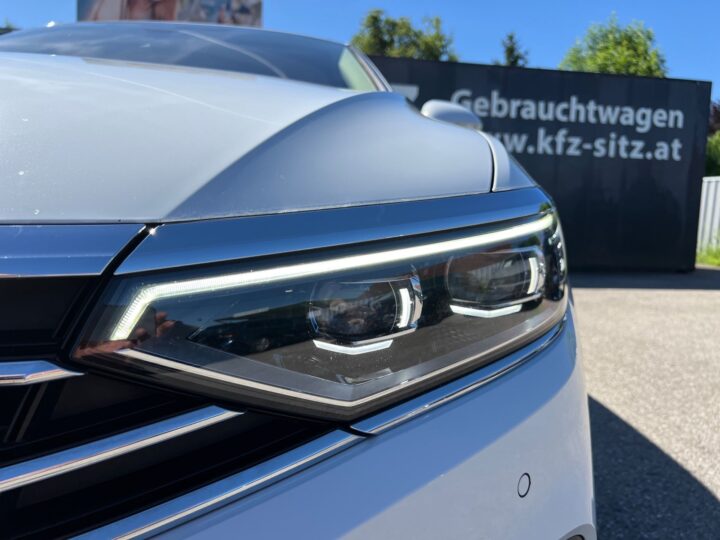 Abbildung Fahrzeugdetailansicht Volkswagen Passat Variant - Nr. 36