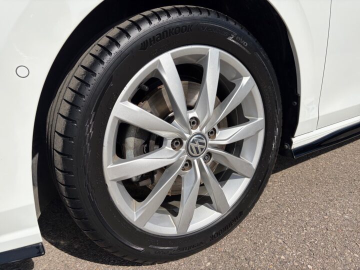 Abbildung Fahrzeugdetailansicht Volkswagen Golf Variant - Nr. 35