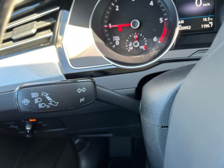 Abbildung Fahrzeugdetailansicht Volkswagen Passat Variant - Nr. 43