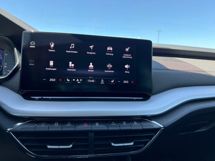 Abbildung Fahrzeugdetailansicht Skoda Octavia - Nr. 18