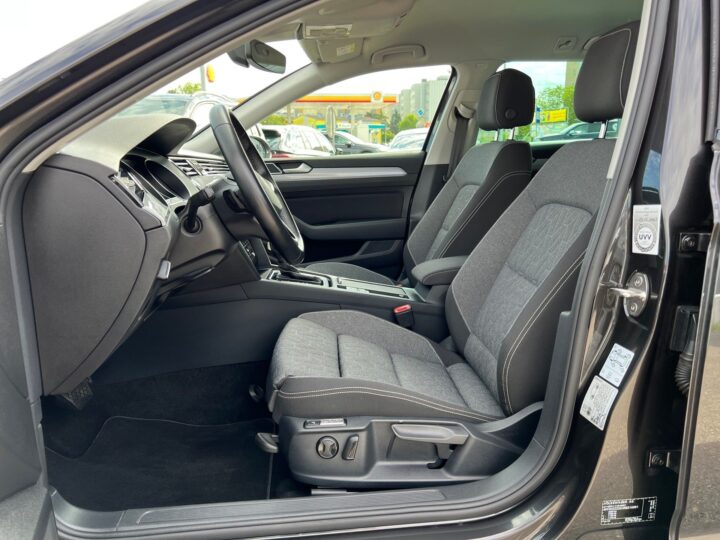 Abbildung Fahrzeugdetailansicht Volkswagen Passat Variant - Nr. 12