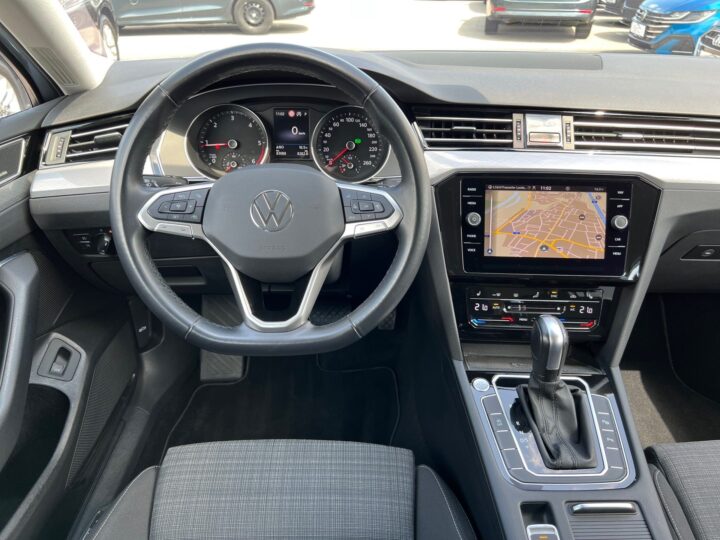 Abbildung Fahrzeugdetailansicht Volkswagen Passat Variant - Nr. 10