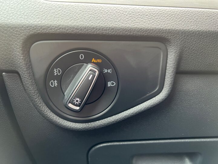 Abbildung Fahrzeugdetailansicht Volkswagen Touran - Nr. 44