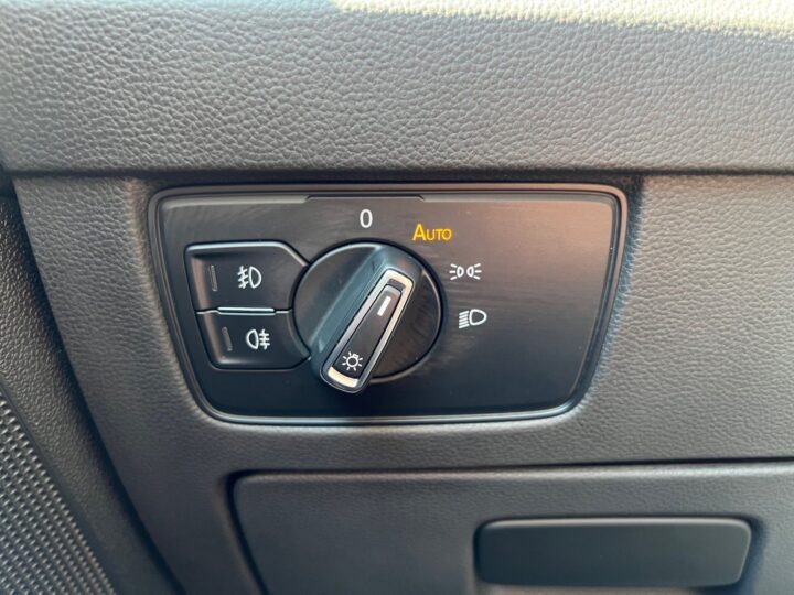 Abbildung Fahrzeugdetailansicht Volkswagen Passat Variant - Nr. 46