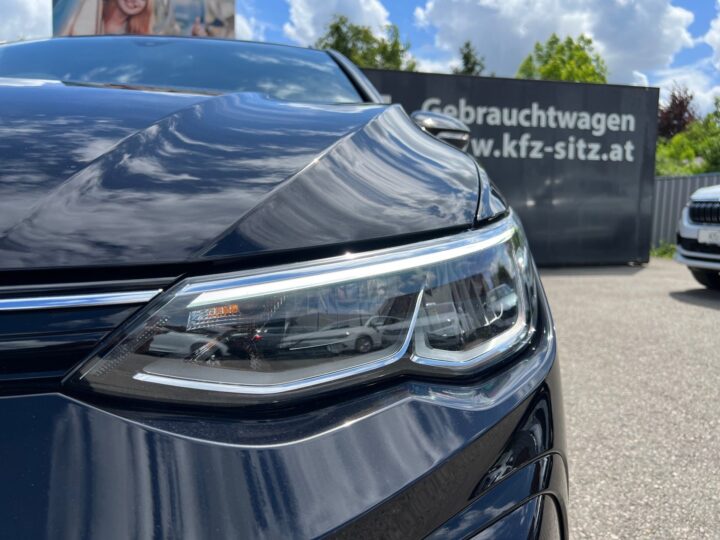Abbildung Fahrzeugdetailansicht Volkswagen Golf Variant - Nr. 35