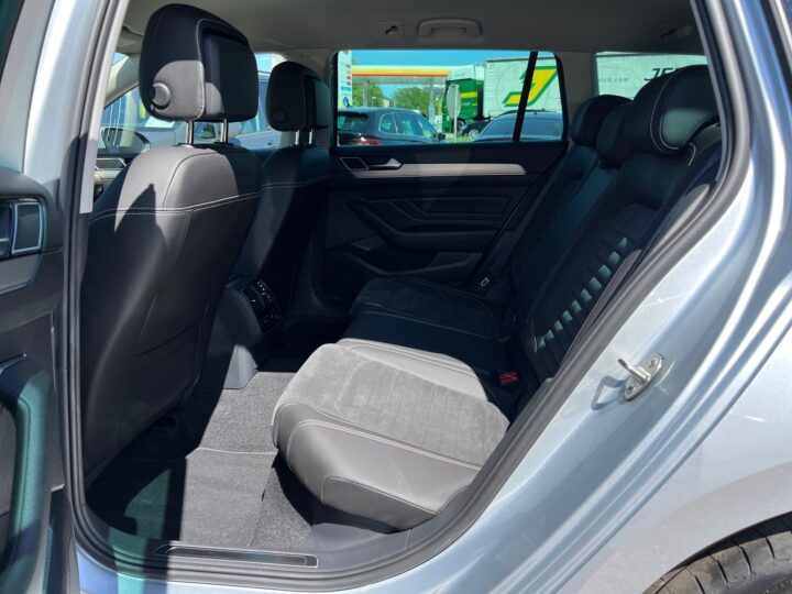 Abbildung Fahrzeugdetailansicht Volkswagen Passat Variant - Nr. 13