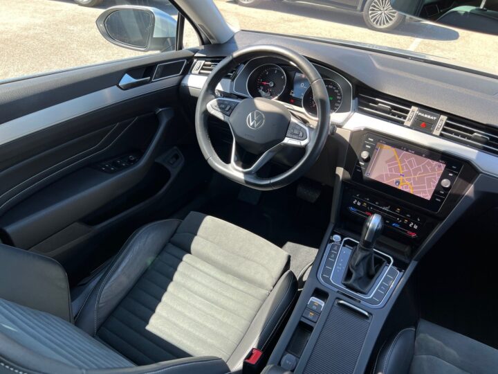 Abbildung Fahrzeugdetailansicht Volkswagen Passat Variant - Nr. 11