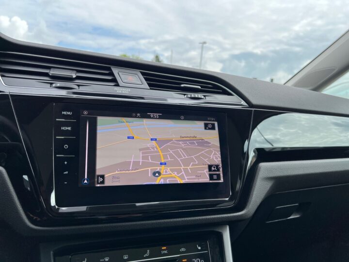 Abbildung Fahrzeugdetailansicht Volkswagen Touran - Nr. 25