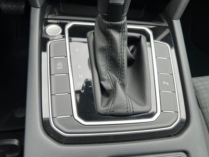 Abbildung Fahrzeugdetailansicht Volkswagen Passat Variant - Nr. 45
