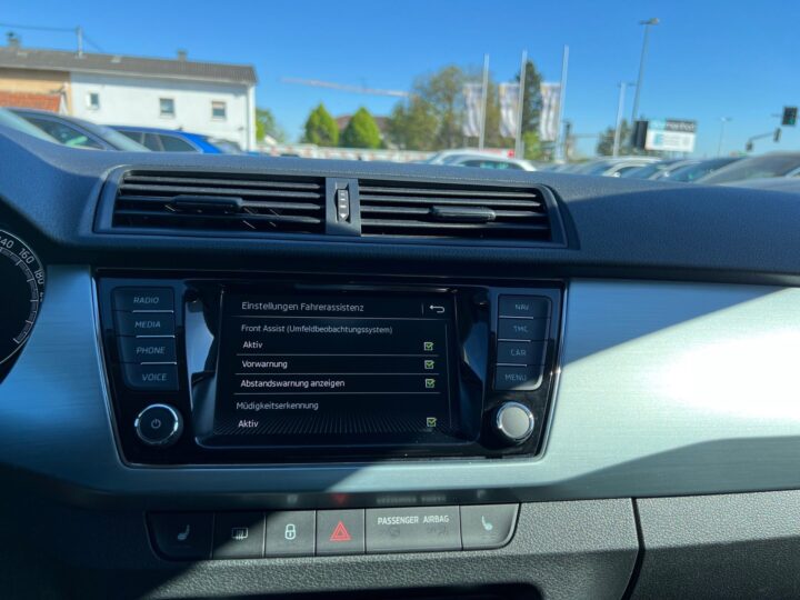 Abbildung Fahrzeugdetailansicht Skoda Fabia - Nr. 23