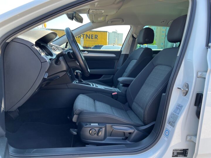 Abbildung Fahrzeugdetailansicht Volkswagen Passat Variant - Nr. 12