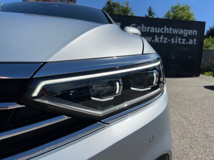 Abbildung Fahrzeugdetailansicht Volkswagen Passat Variant - Nr. 36
