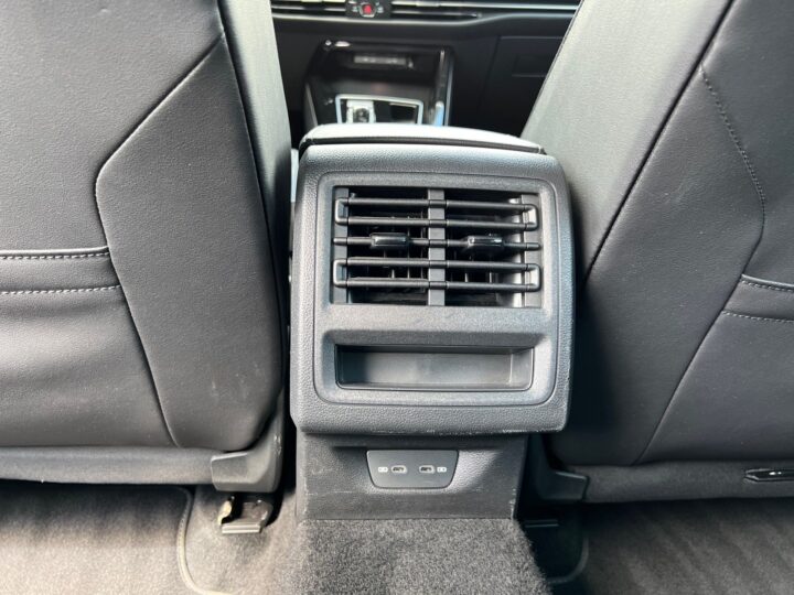 Abbildung Fahrzeugdetailansicht Volkswagen Golf Variant - Nr. 32