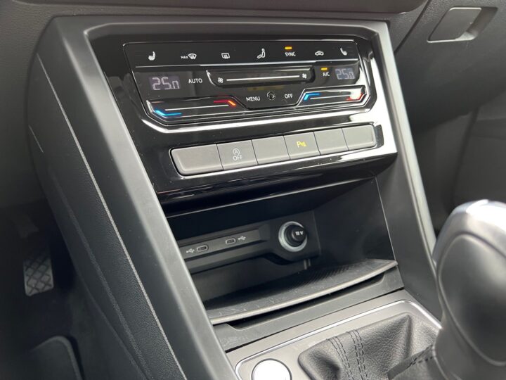 Abbildung Fahrzeugdetailansicht Volkswagen Touran - Nr. 28