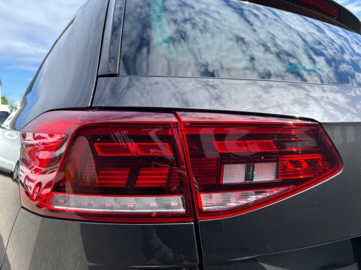 Abbildung Fahrzeugdetailansicht Volkswagen Passat Variant - Nr. 37