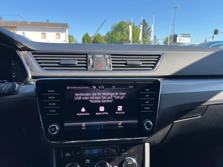 Abbildung Fahrzeugdetailansicht Skoda Superb - Nr. 21