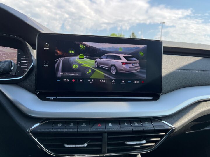 Abbildung Fahrzeugdetailansicht Skoda Octavia - Nr. 24