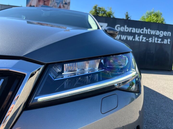 Abbildung Fahrzeugdetailansicht Skoda Superb - Nr. 36