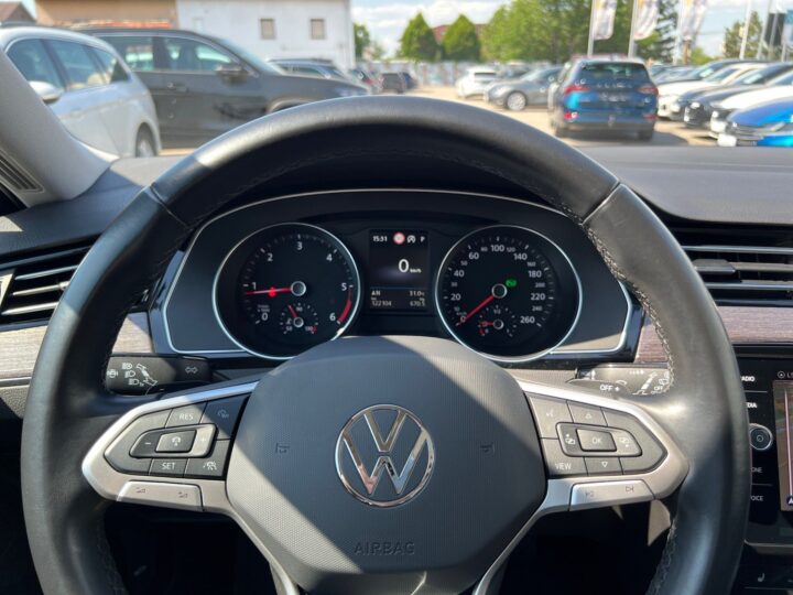 Abbildung Fahrzeugdetailansicht Volkswagen Passat Variant - Nr. 15