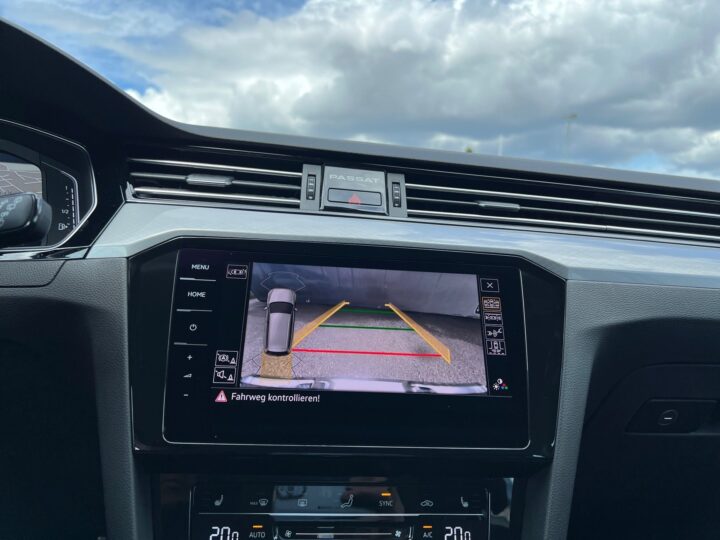 Abbildung Fahrzeugdetailansicht Volkswagen Passat Variant - Nr. 27