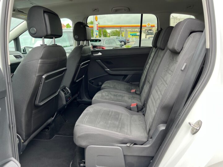 Abbildung Fahrzeugdetailansicht Volkswagen Touran - Nr. 13