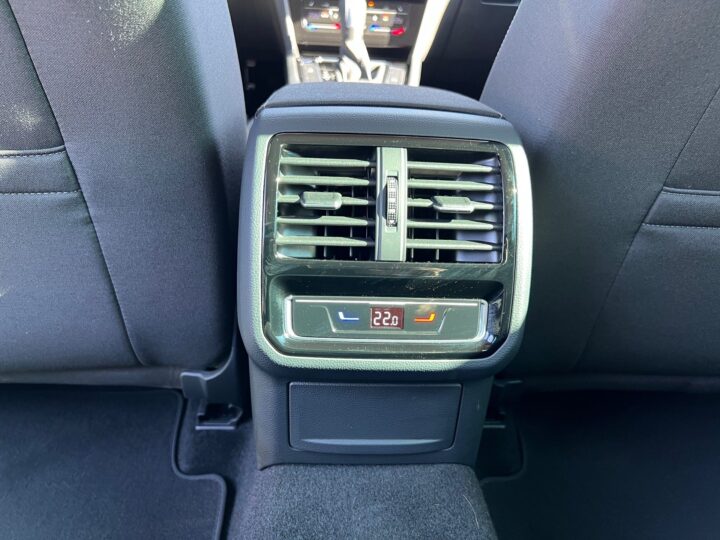 Abbildung Fahrzeugdetailansicht Volkswagen Passat Variant - Nr. 32
