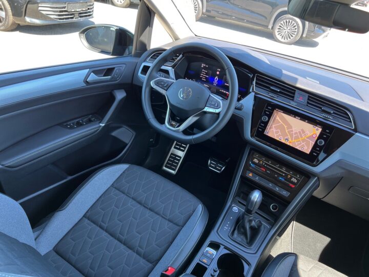 Abbildung Fahrzeugdetailansicht Volkswagen Touran - Nr. 11