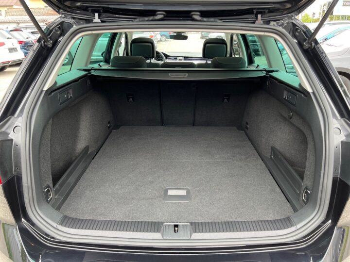 Abbildung Fahrzeugdetailansicht Volkswagen Passat Variant - Nr. 14
