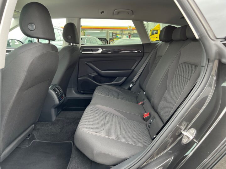 Abbildung Fahrzeugdetailansicht Volkswagen Arteon - Nr. 13