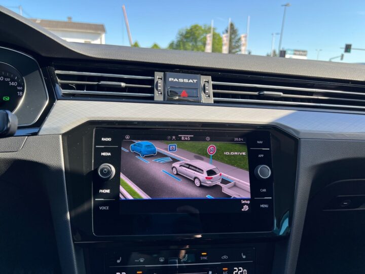 Abbildung Fahrzeugdetailansicht Volkswagen Passat Variant - Nr. 23