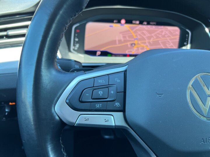 Abbildung Fahrzeugdetailansicht Volkswagen Passat Variant - Nr. 42