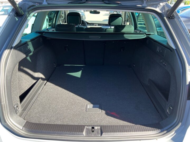 Abbildung Fahrzeugdetailansicht Volkswagen Passat Variant - Nr. 14