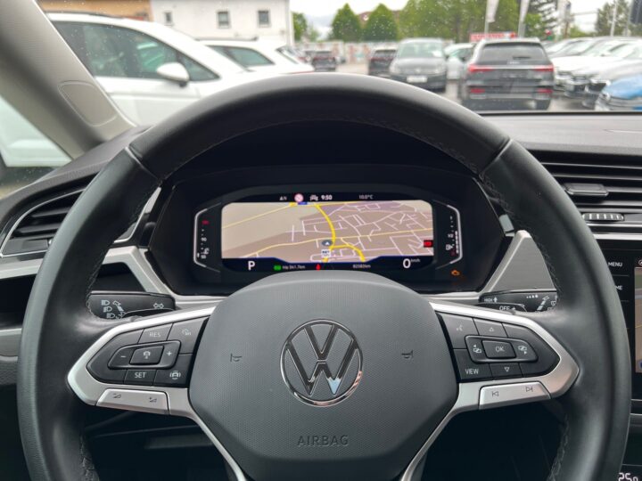 Abbildung Fahrzeugdetailansicht Volkswagen Touran - Nr. 15