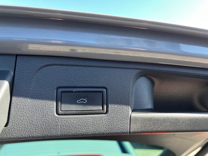 Abbildung Fahrzeugdetailansicht Volkswagen Passat Variant - Nr. 39