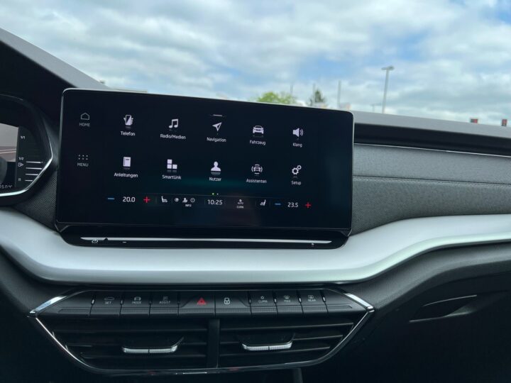 Abbildung Fahrzeugdetailansicht Skoda Octavia - Nr. 18