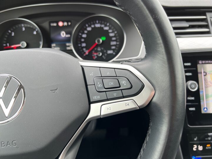 Abbildung Fahrzeugdetailansicht Volkswagen Passat Variant - Nr. 41