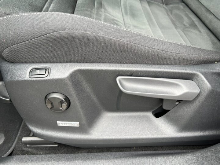 Abbildung Fahrzeugdetailansicht Volkswagen Touran - Nr. 31