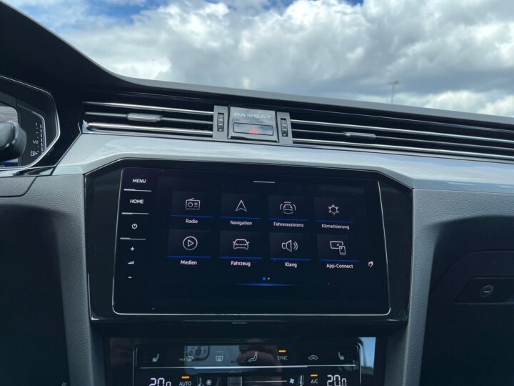 Abbildung Fahrzeugdetailansicht Volkswagen Passat Variant - Nr. 18