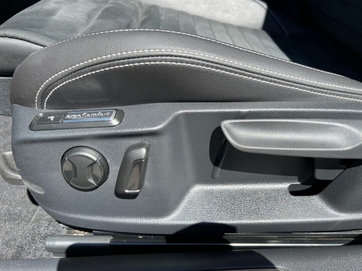 Abbildung Fahrzeugdetailansicht Volkswagen Passat Variant - Nr. 31