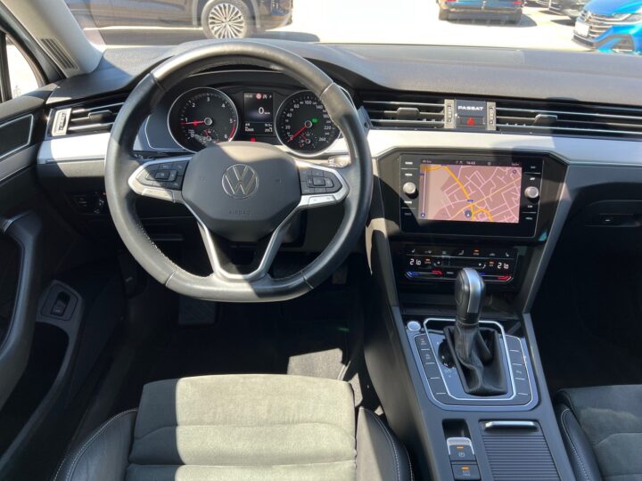 Abbildung Fahrzeugdetailansicht Volkswagen Passat Variant - Nr. 10