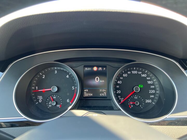 Abbildung Fahrzeugdetailansicht Volkswagen Passat Variant - Nr. 16