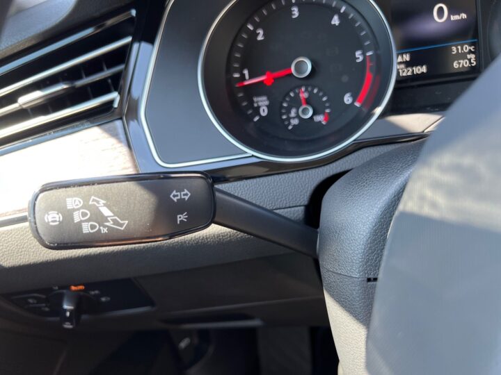 Abbildung Fahrzeugdetailansicht Volkswagen Passat Variant - Nr. 45