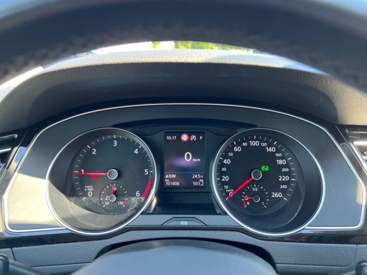 Abbildung Fahrzeugdetailansicht Volkswagen Passat Variant - Nr. 16