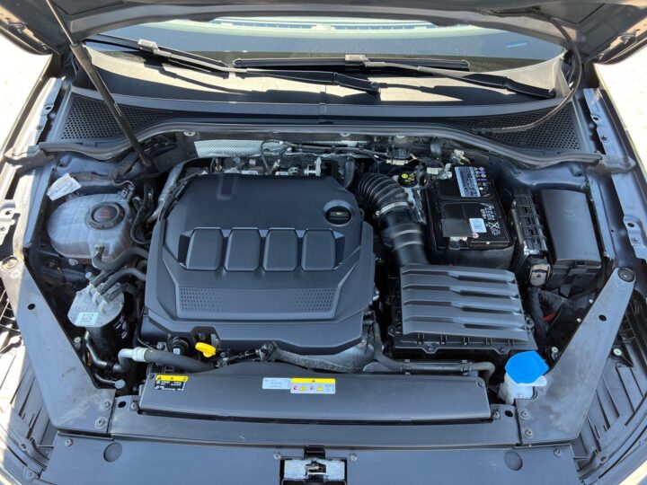 Abbildung Fahrzeugdetailansicht Volkswagen Passat Variant - Nr. 35