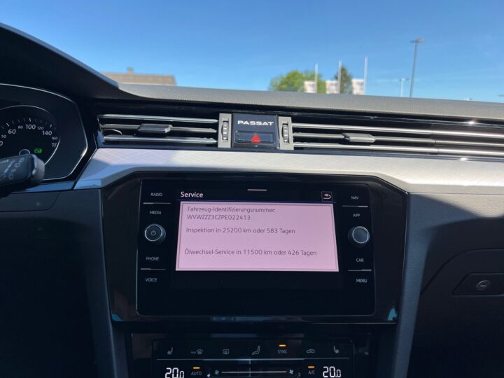 Abbildung Fahrzeugdetailansicht Volkswagen Passat Variant - Nr. 26