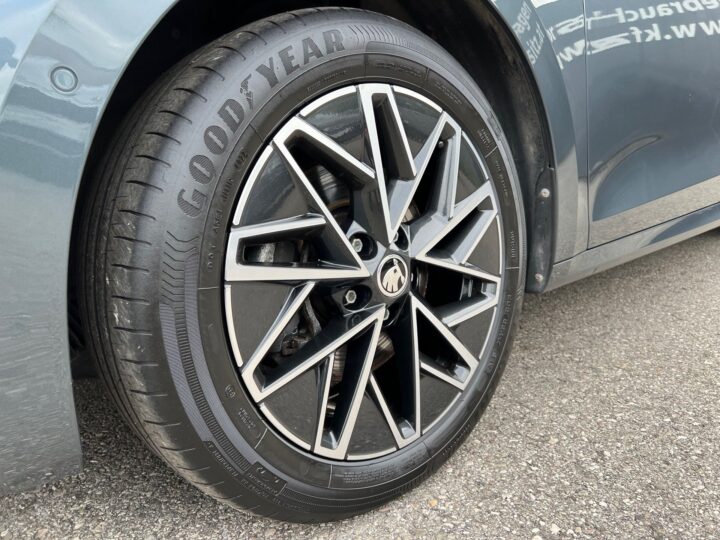 Abbildung Fahrzeugdetailansicht Skoda Octavia - Nr. 37
