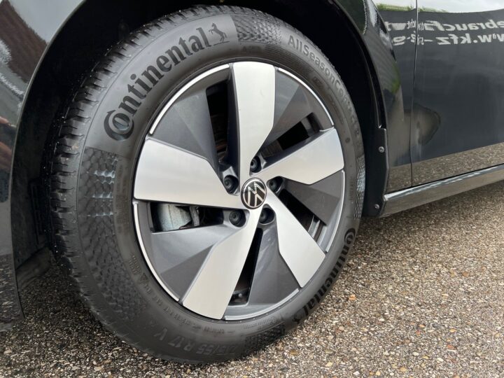 Abbildung Fahrzeugdetailansicht Volkswagen Passat Variant - Nr. 37