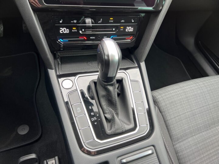 Abbildung Fahrzeugdetailansicht Volkswagen Passat Variant - Nr. 28