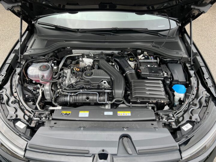 Abbildung Fahrzeugdetailansicht Volkswagen Passat Variant - Nr. 35