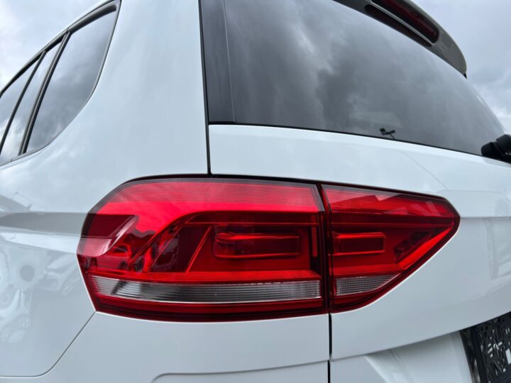 Abbildung Fahrzeugdetailansicht Volkswagen Touran - Nr. 38
